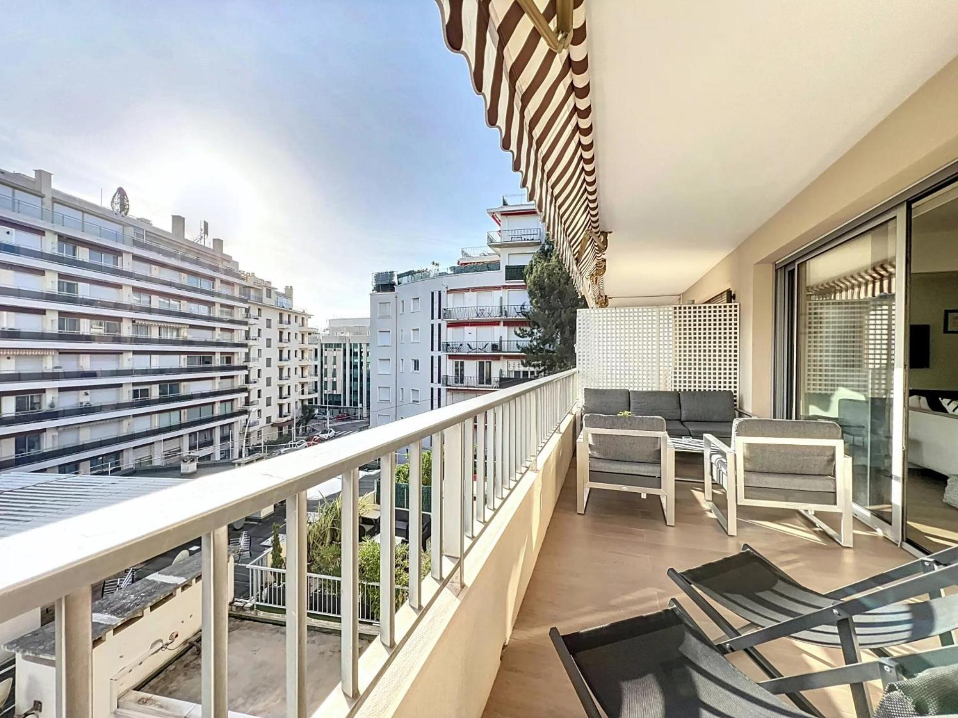 3P Between Croisette Beaches And Antibes Street Cannes Exterior foto
